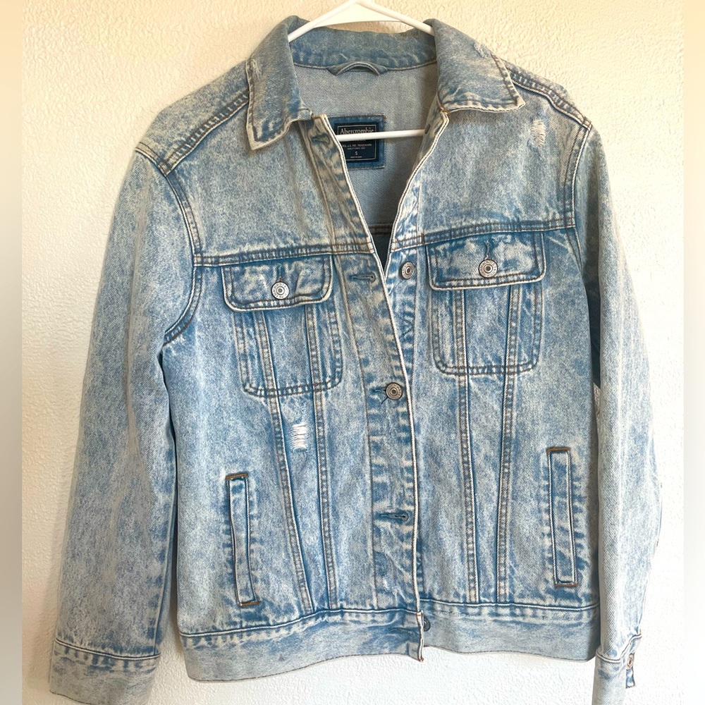 Abercrombie Oversized Denim Jacket Women’s Size S